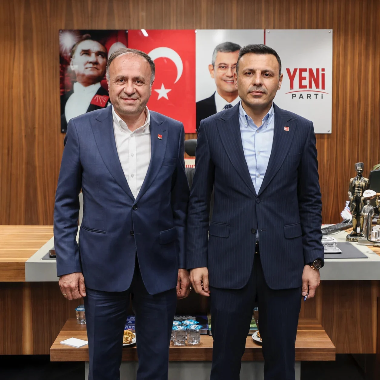 Niyazi Güneri ve Yeni Parti İstanbul İl Başkanı Özgür Çelik